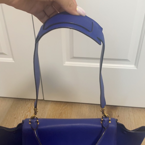 CELINE - Trapeze Large Blue Drummed Leather Bag - Picture 5 of 13